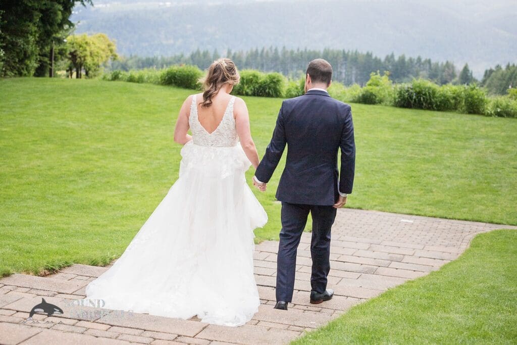 Gorge Crest Vineyards Wedding // Lindsey + Tom -