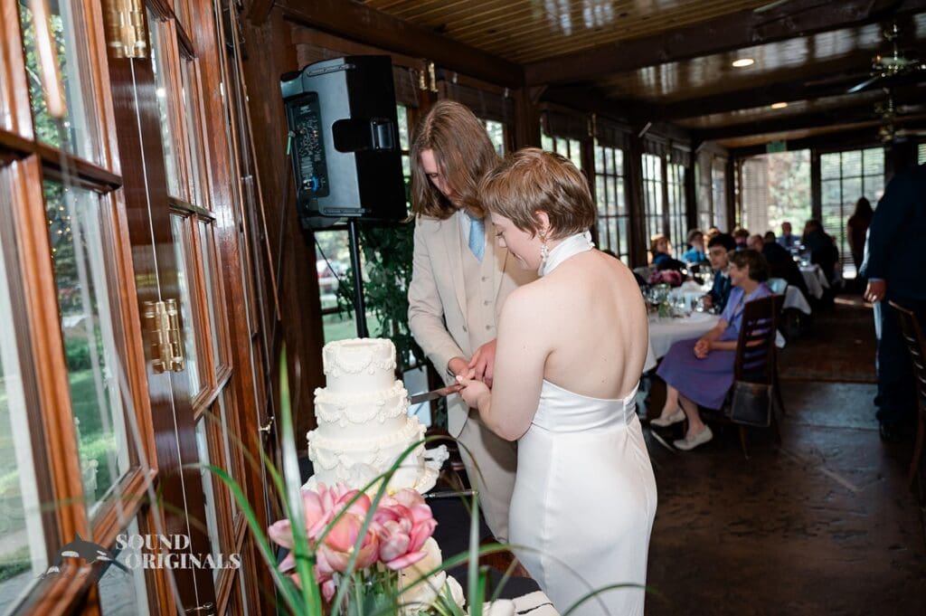 Greenbriar Inn Wedding // Samantha + Eric -