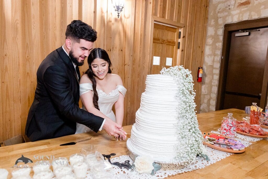 Poetry Hall Wedding // Bianca + Pedro -