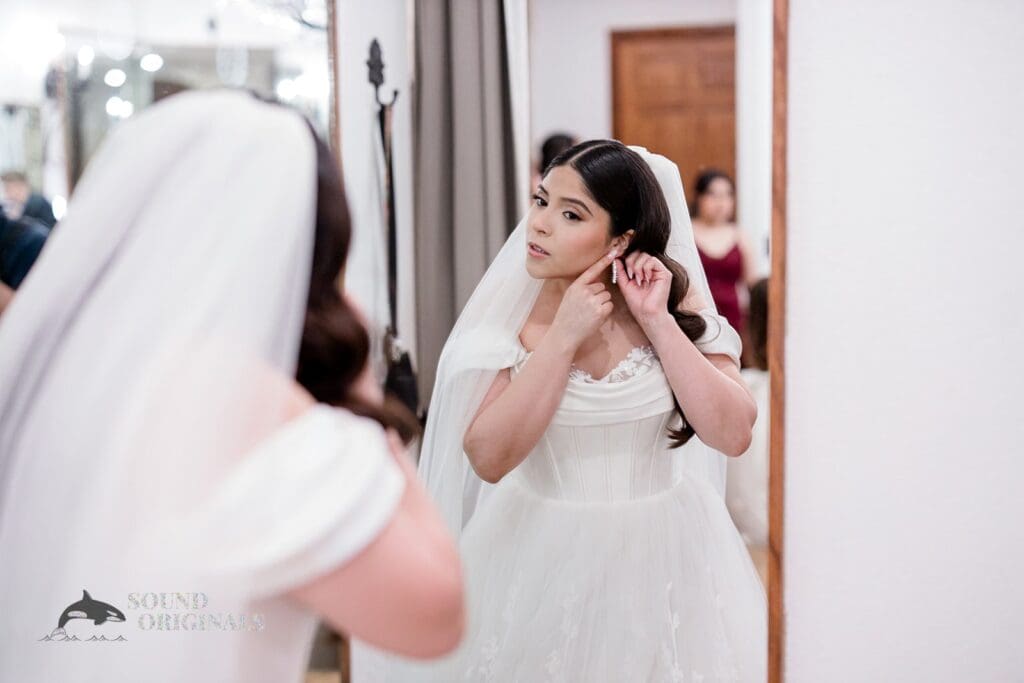 Poetry Hall Wedding // Bianca + Pedro -