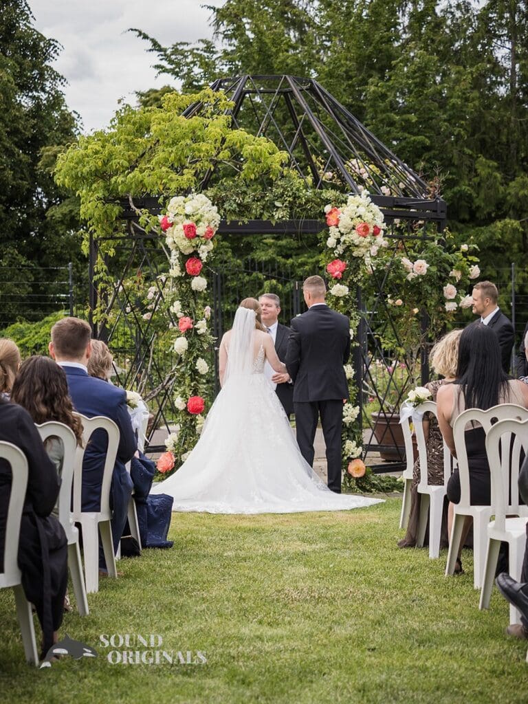 The Oregon Garden Wedding // Elizabeth + Daniel -