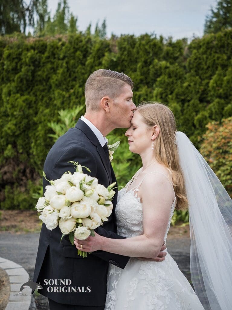 The Oregon Garden Wedding // Elizabeth + Daniel -