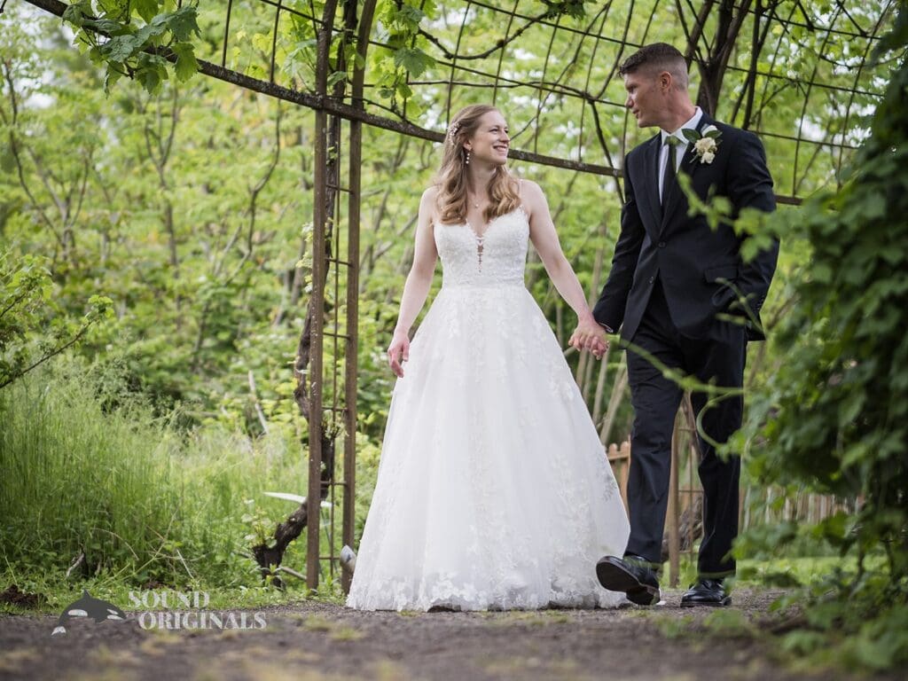 The Oregon Garden Wedding // Elizabeth + Daniel -