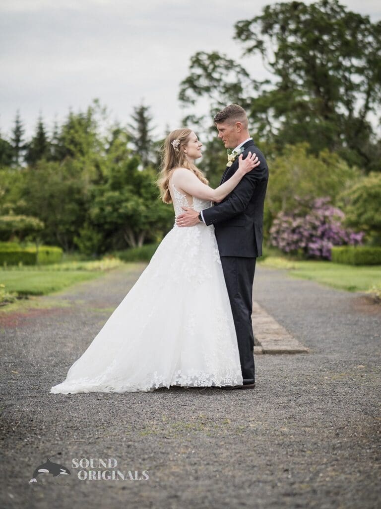 The Oregon Garden Wedding // Elizabeth + Daniel -