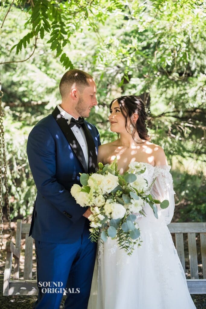 Gorge Crest Vineyards Wedding // Diany + Joel -