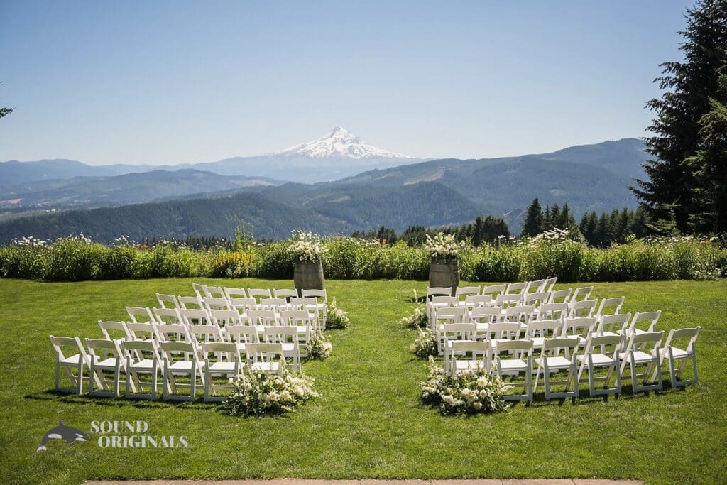 Gorge Crest Vineyards Wedding // Diany + Joel -