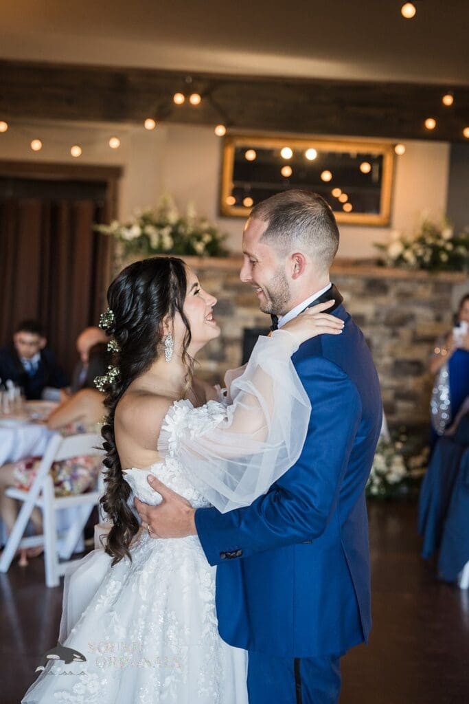 Gorge Crest Vineyards Wedding // Diany + Joel -