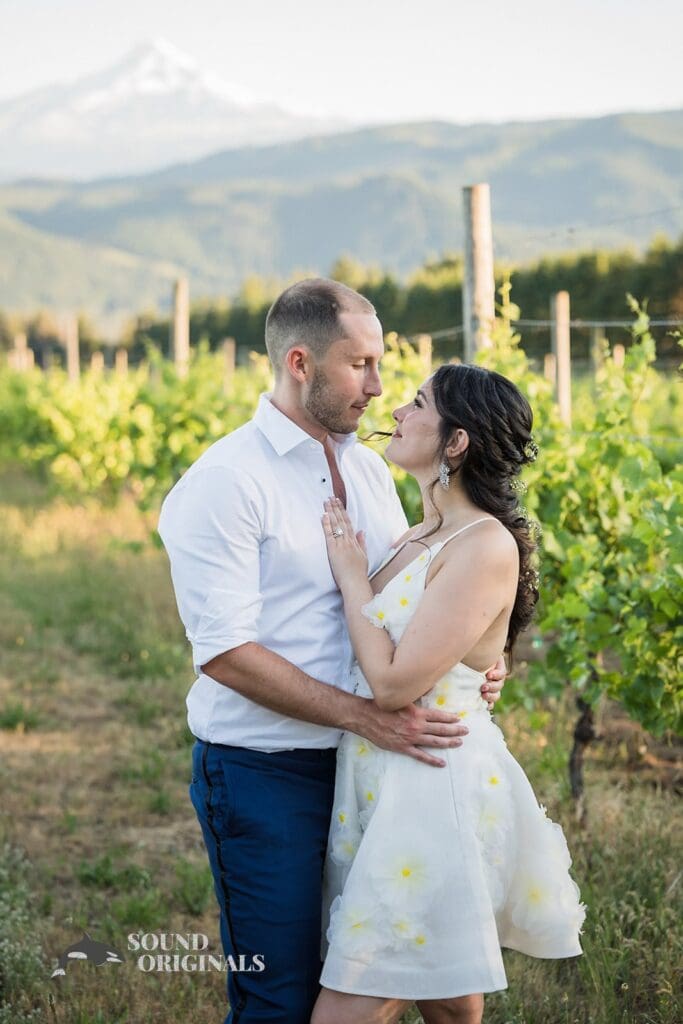 Gorge Crest Vineyards Wedding // Diany + Joel -