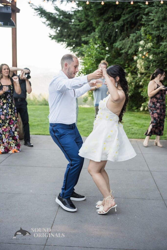 Gorge Crest Vineyards Wedding // Diany + Joel -