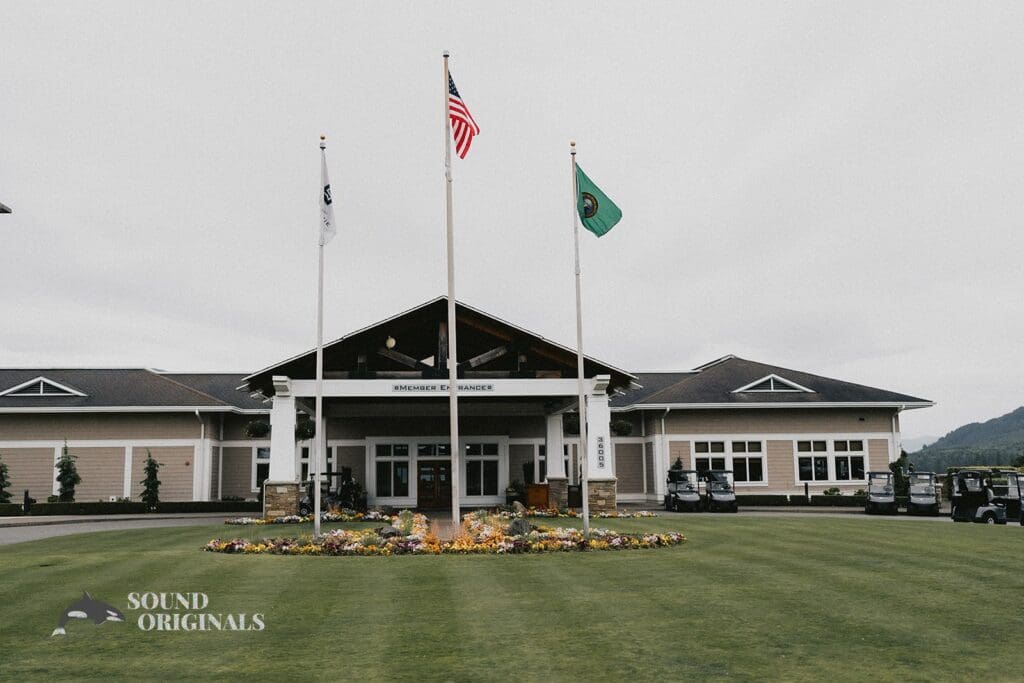 Shari + Jonathan The Club at Snoqualmie Ridge Wedding // Shari + Jonathan -