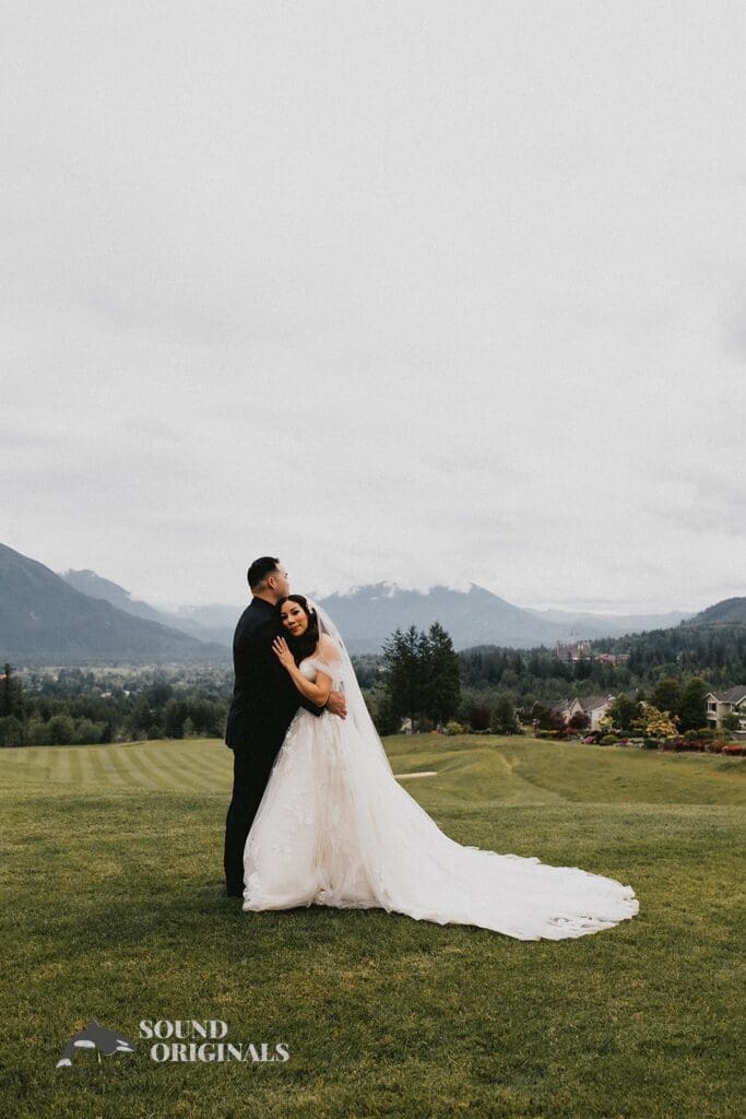Shari + Jonathan The Club at Snoqualmie Ridge Wedding // Shari + Jonathan -