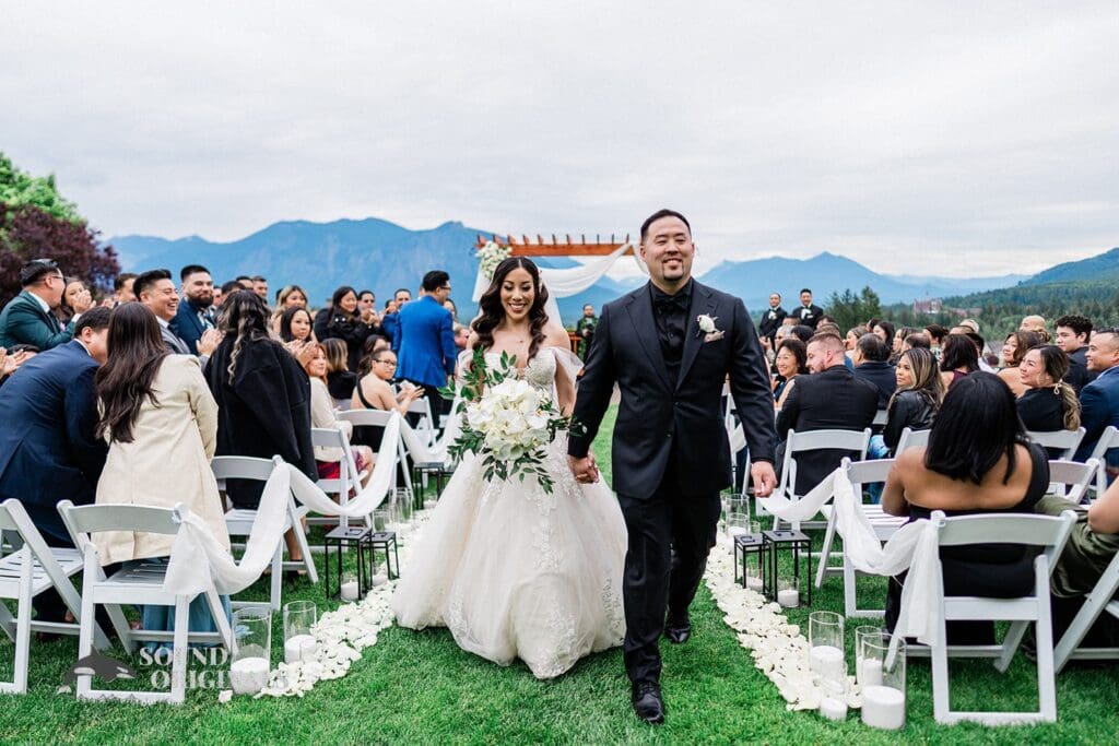 June 01, 2024 – Shari & Jonathan -1803 The Club at Snoqualmie Ridge Wedding // Shari + Jonathan -