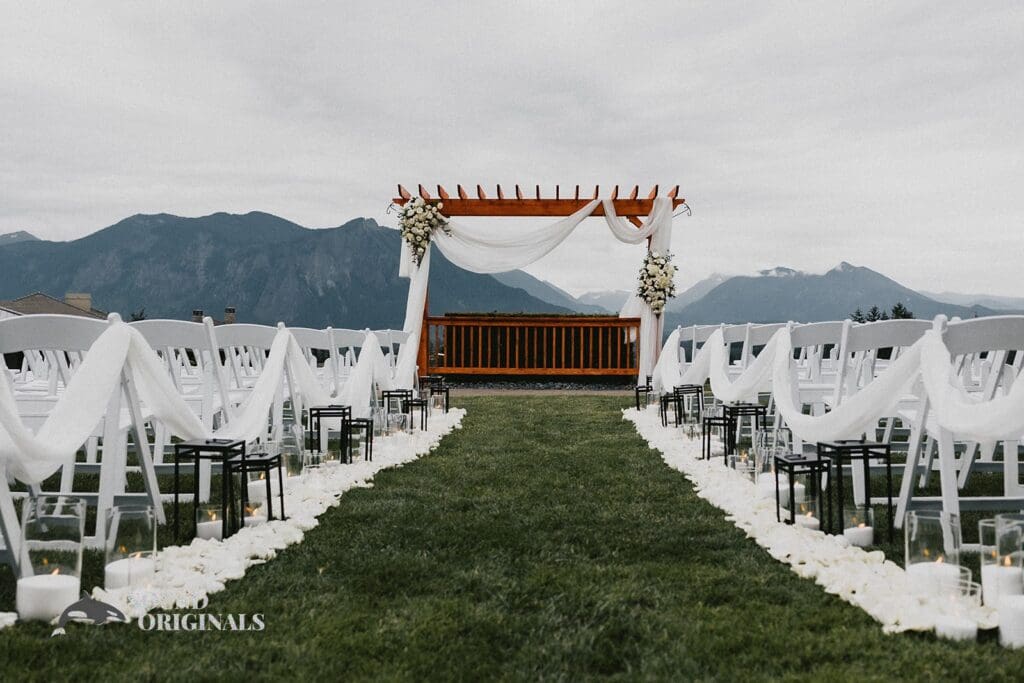 Shari + Jonathan The Club at Snoqualmie Ridge Wedding // Shari + Jonathan -