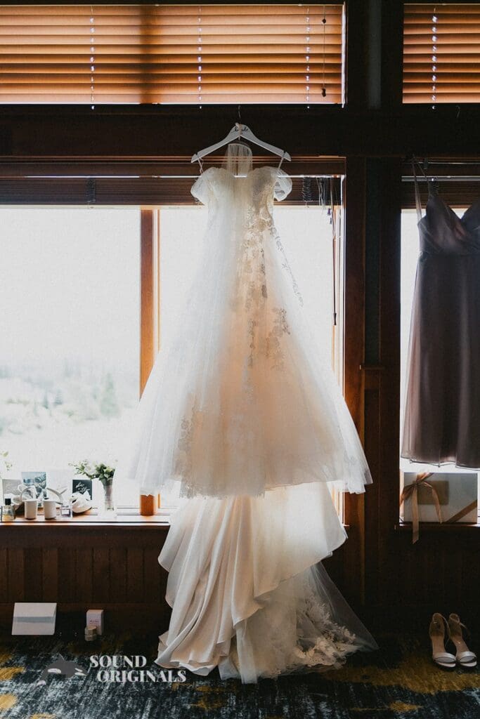 Shari + Jonathan The Club at Snoqualmie Ridge Wedding // Shari + Jonathan -