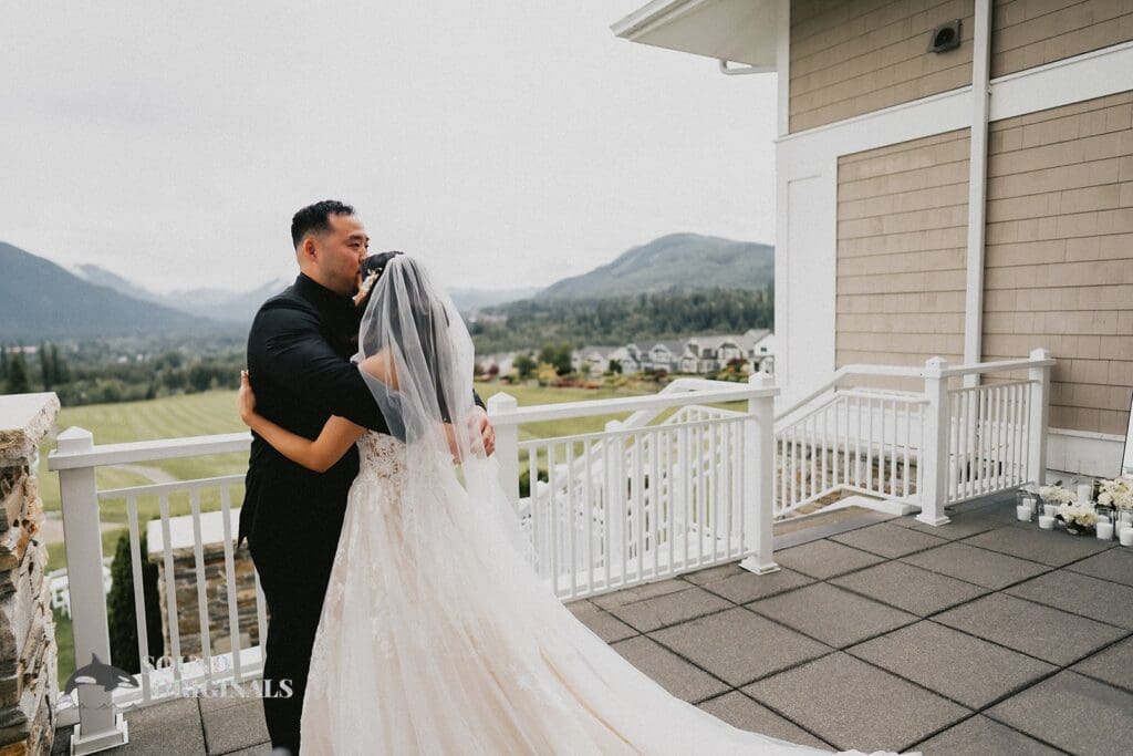 Shari + Jonathan The Club at Snoqualmie Ridge Wedding // Shari + Jonathan -