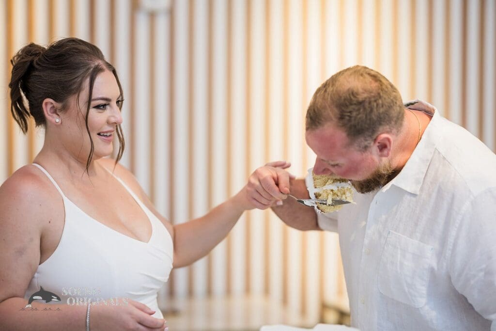 Eat that cake at Cadillac Hotel