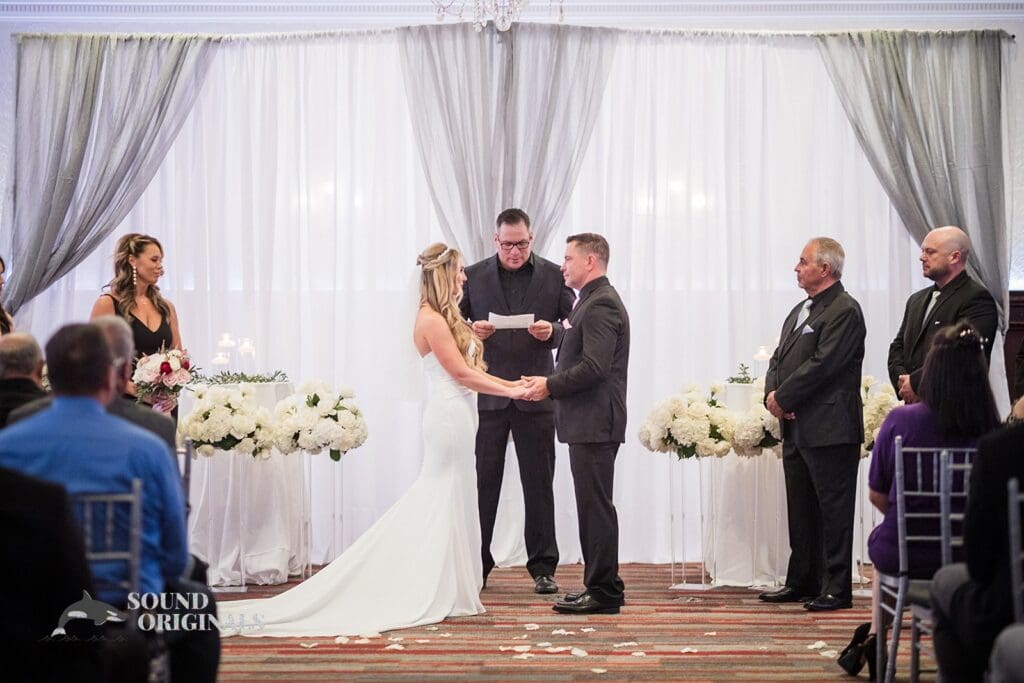 Radisson Hotel Cincinnati Riverfront Wedding // Nicole + Rick -