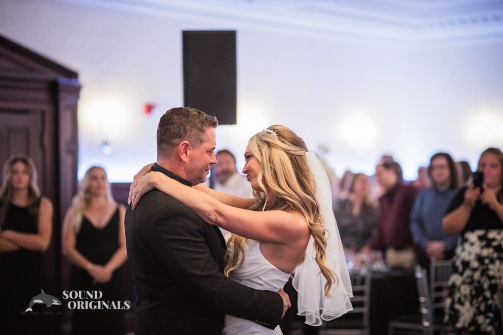 Radisson Hotel Cincinnati Riverfront Wedding // Nicole + Rick -