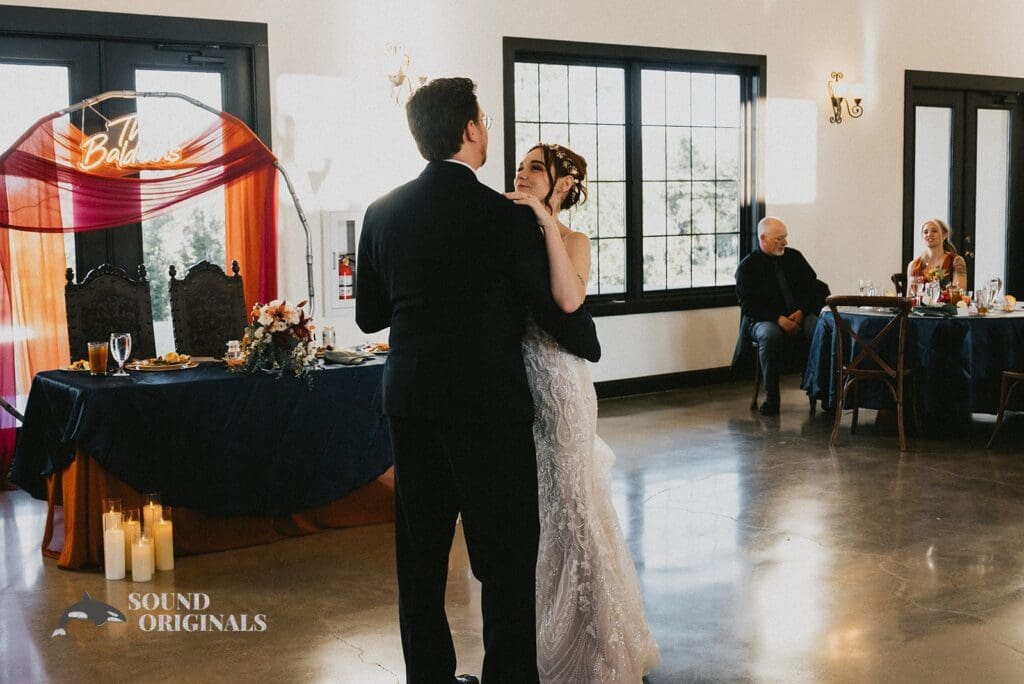 First dance at Stoney Ridge Villa Wedding