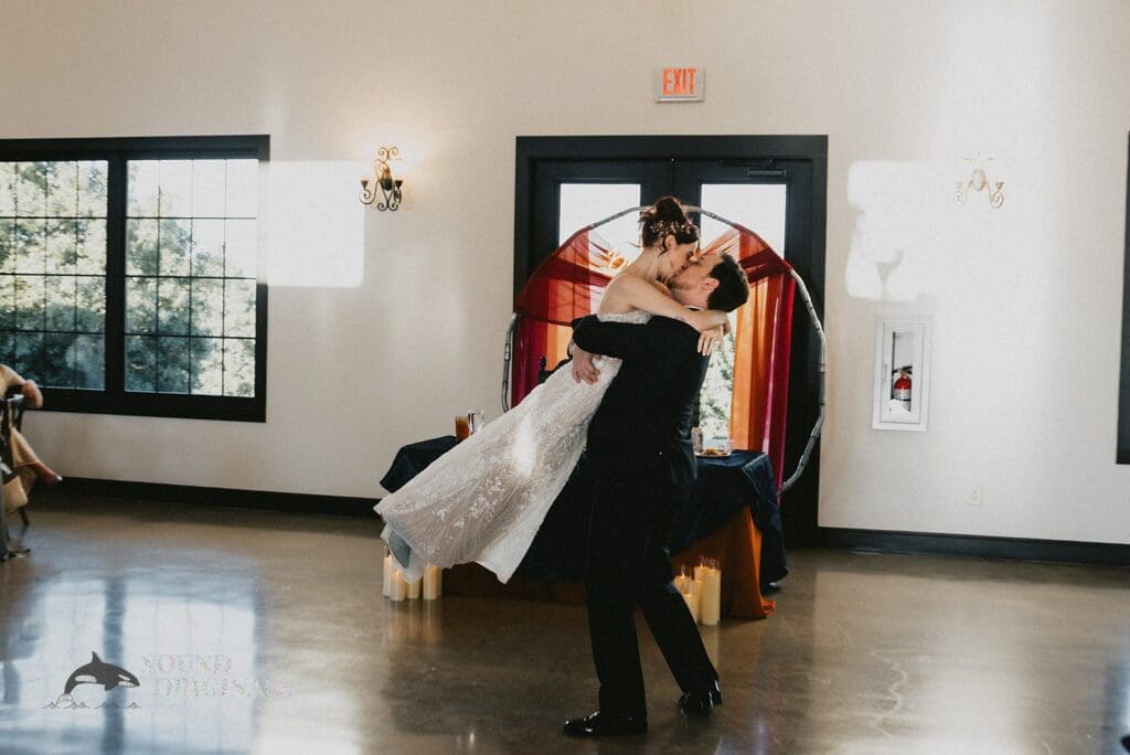 Wedding photographer captures magical moment at Stoney Ridge Villa Wedding