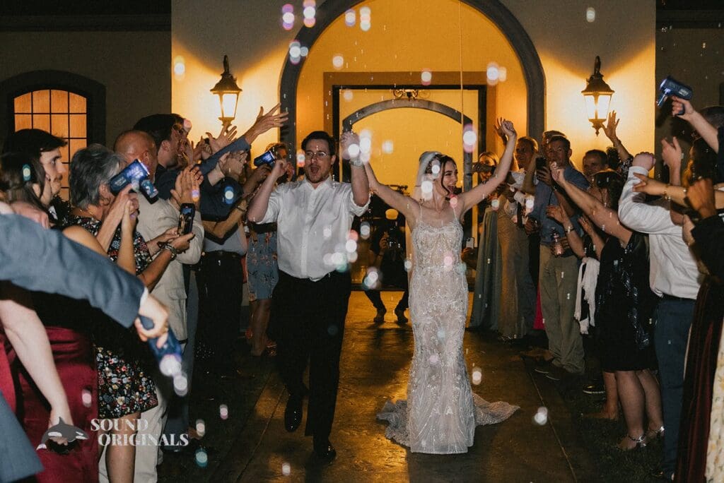 Husband and wife leaving the Stoney Ridge Villa Wedding