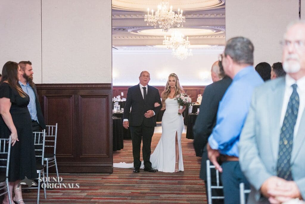 Radisson Hotel Cincinnati Riverfront Wedding // Nicole + Rick -