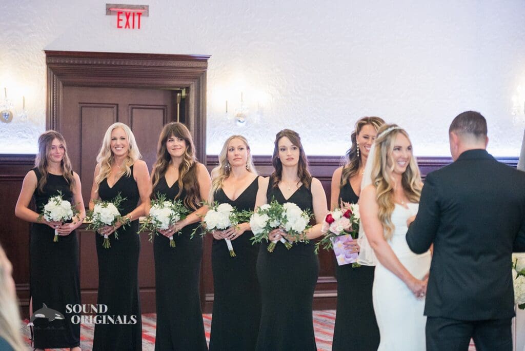 Radisson Hotel Cincinnati Riverfront Wedding // Nicole + Rick -