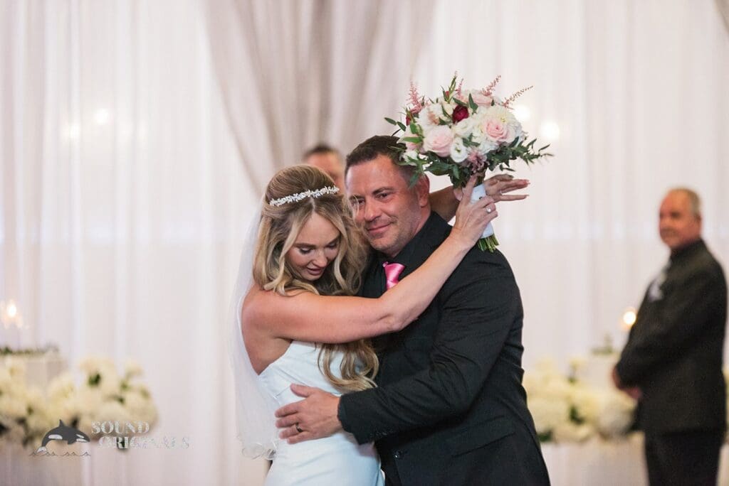 Radisson Hotel Cincinnati Riverfront Wedding // Nicole + Rick -