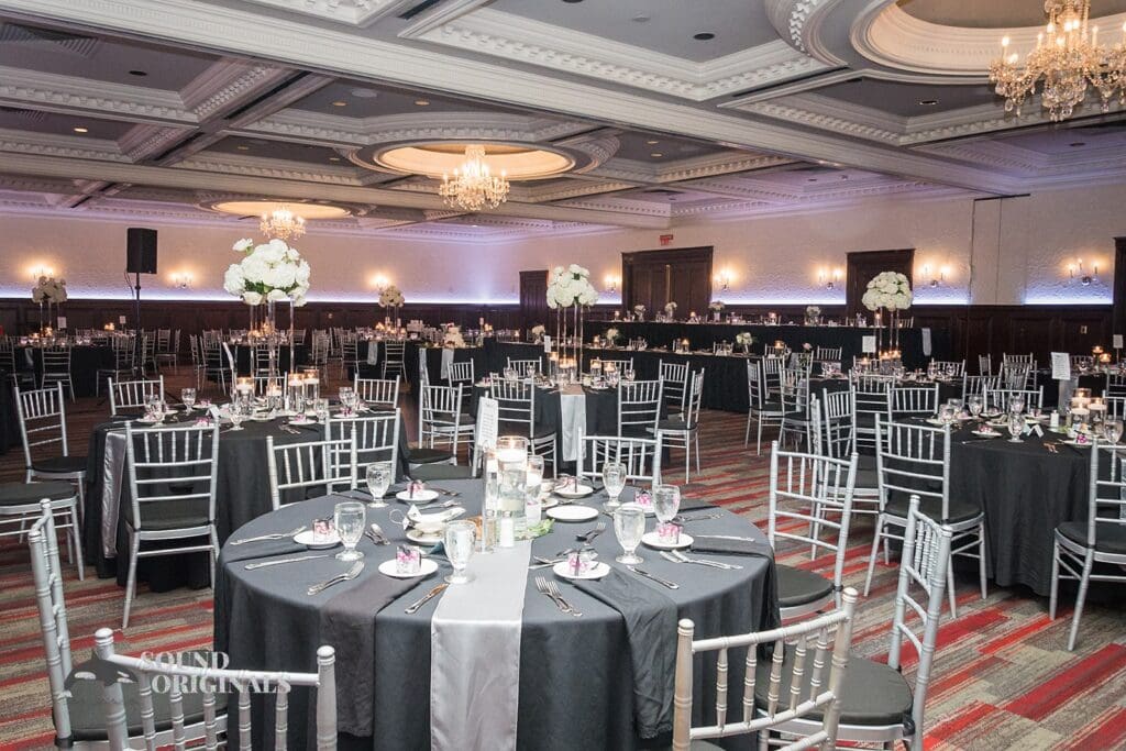 Reception at Radisson Hotel Cincinnati Riverfront Wedding
