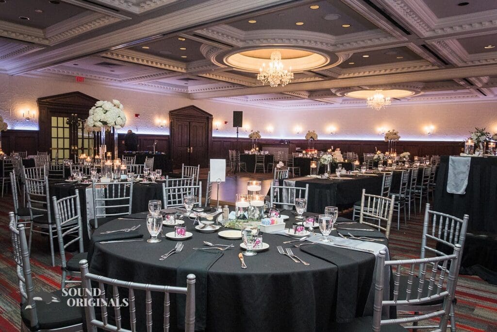 Radisson Hotel Cincinnati Riverfront Wedding // Nicole + Rick -