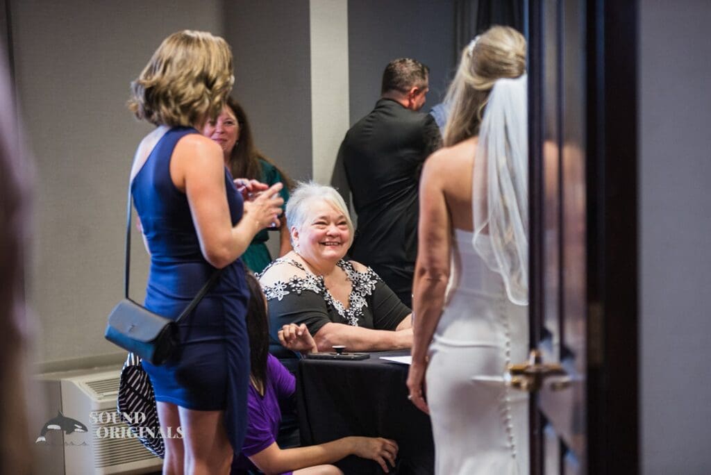 Radisson Hotel Cincinnati Riverfront Wedding // Nicole + Rick -