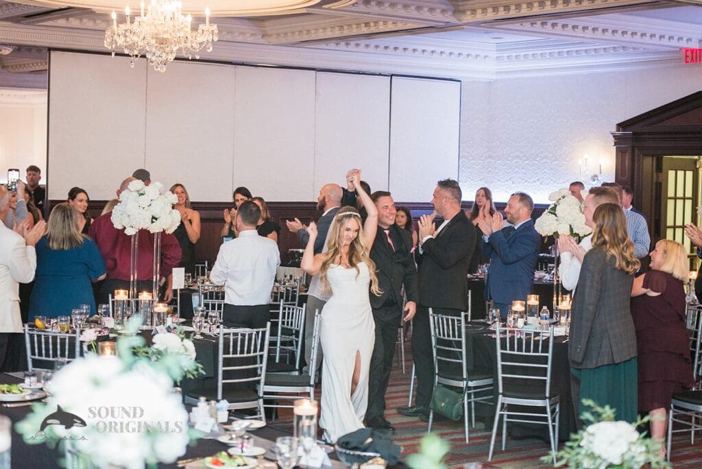 Radisson Hotel Cincinnati Riverfront Wedding // Nicole + Rick -