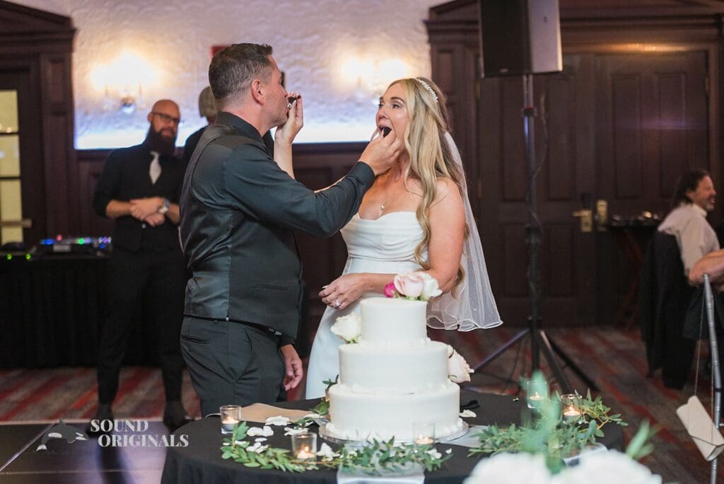 Radisson Hotel Cincinnati Riverfront Wedding // Nicole + Rick -