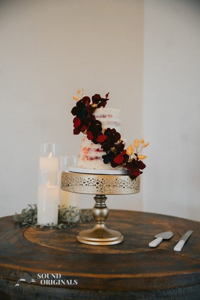 Two tier cake at Stoney Ridge Villa Wedding