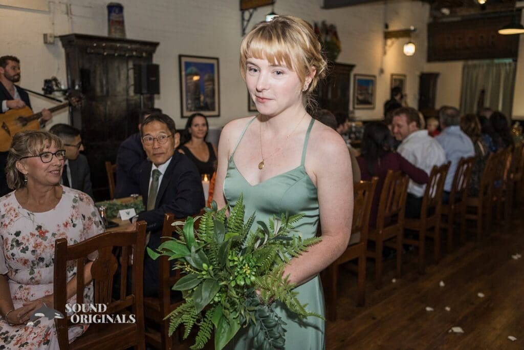 Bride's best friend in awe
