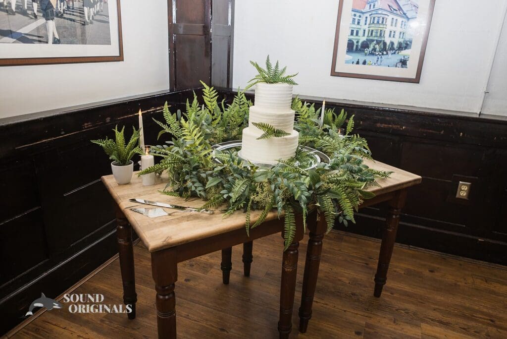 Elegant cake seated pretty at Willow Heights Mansion
