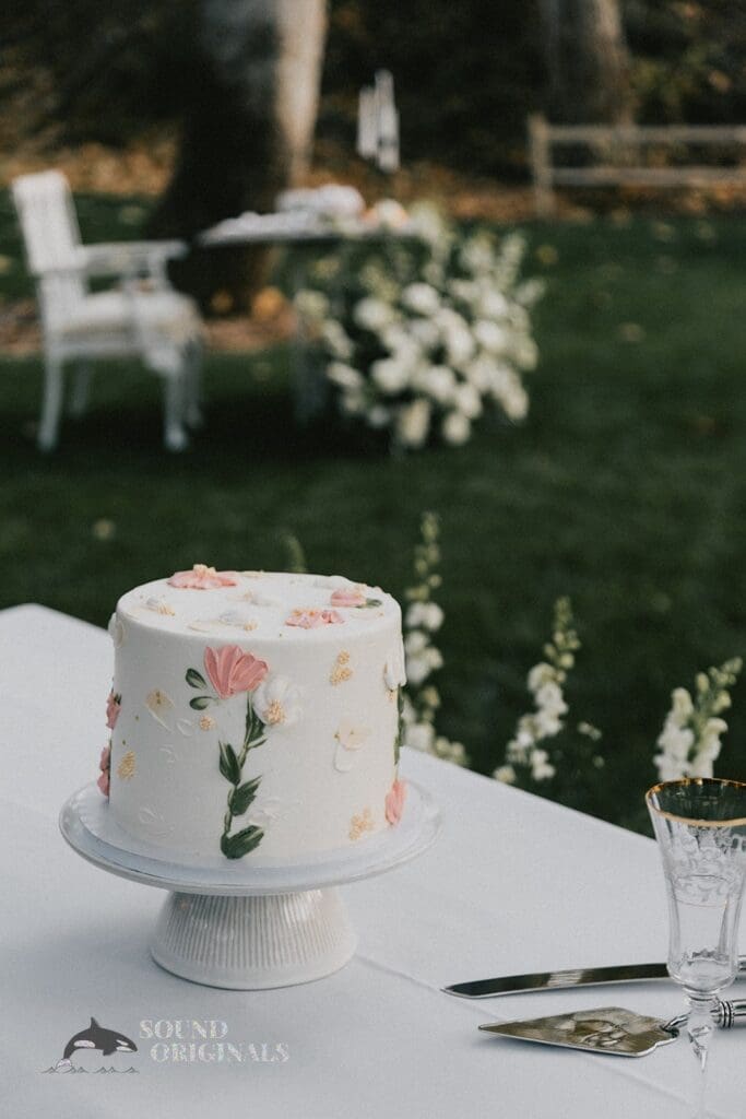 Yummy wedding cake captured in The Havens Country Club Wedding reception