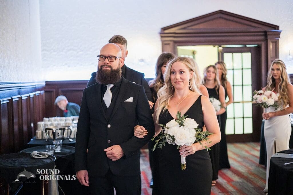 Radisson Hotel Cincinnati Riverfront Wedding // Nicole + Rick -