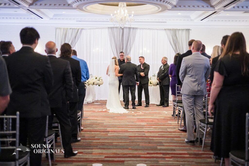 Radisson Hotel Cincinnati Riverfront Wedding // Nicole + Rick -