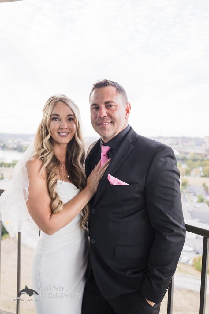 Radisson Hotel Cincinnati Riverfront Wedding // Nicole + Rick -