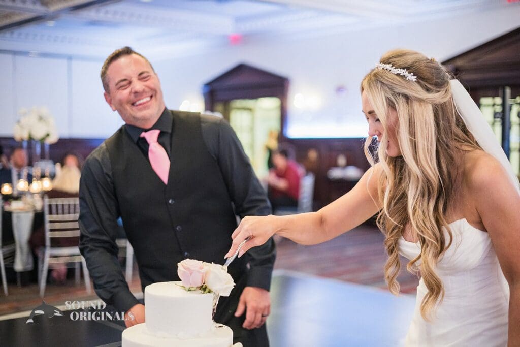 Radisson Hotel Cincinnati Riverfront Wedding // Nicole + Rick -
