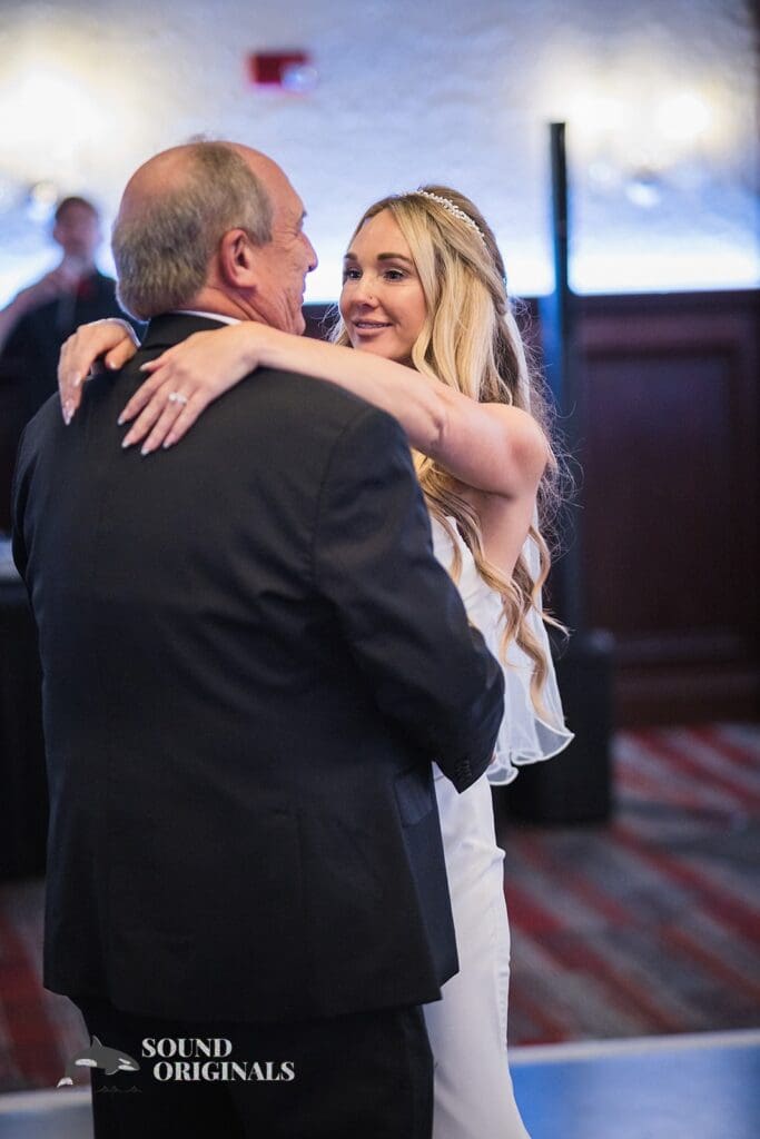 Radisson Hotel Cincinnati Riverfront Wedding // Nicole + Rick -