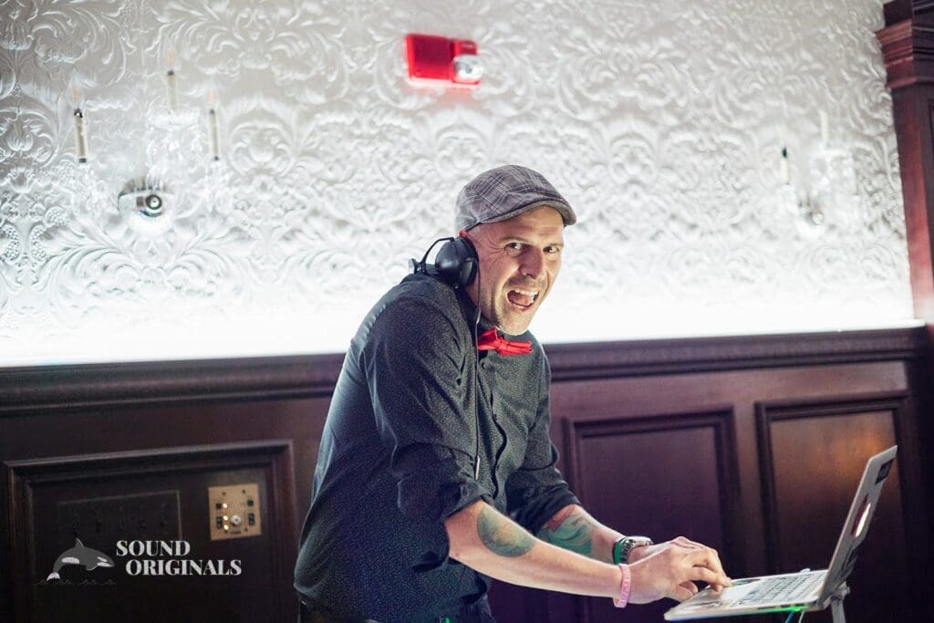 Radisson Hotel Cincinnati Riverfront Wedding // Nicole + Rick -