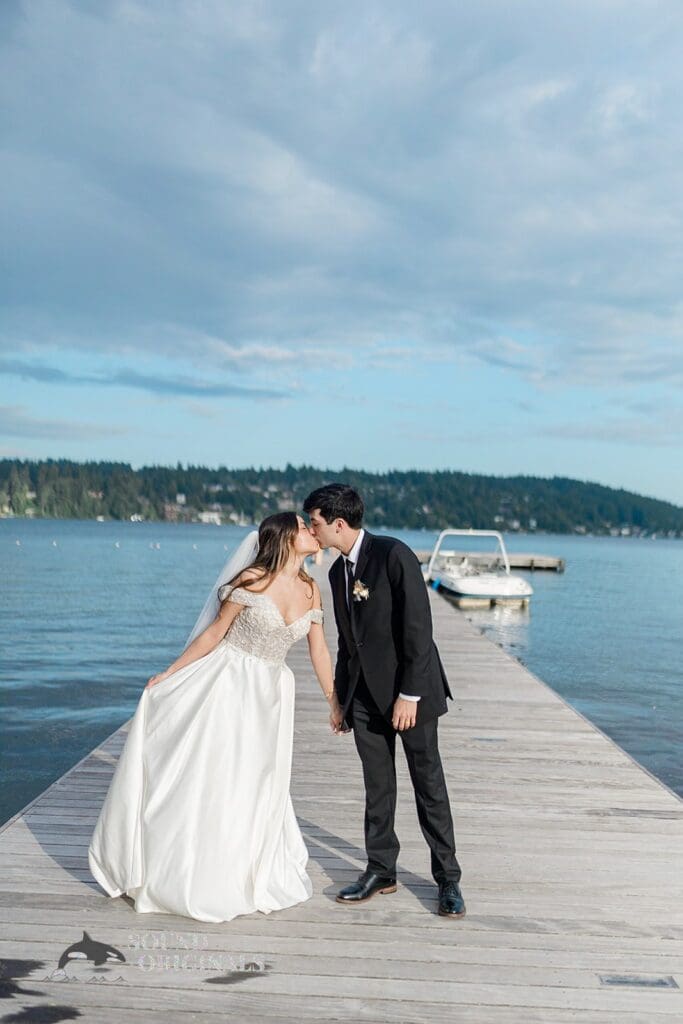 Jennifer + Mark Lake Forest Park Civic Club Wedding // Jennifer + Mark -