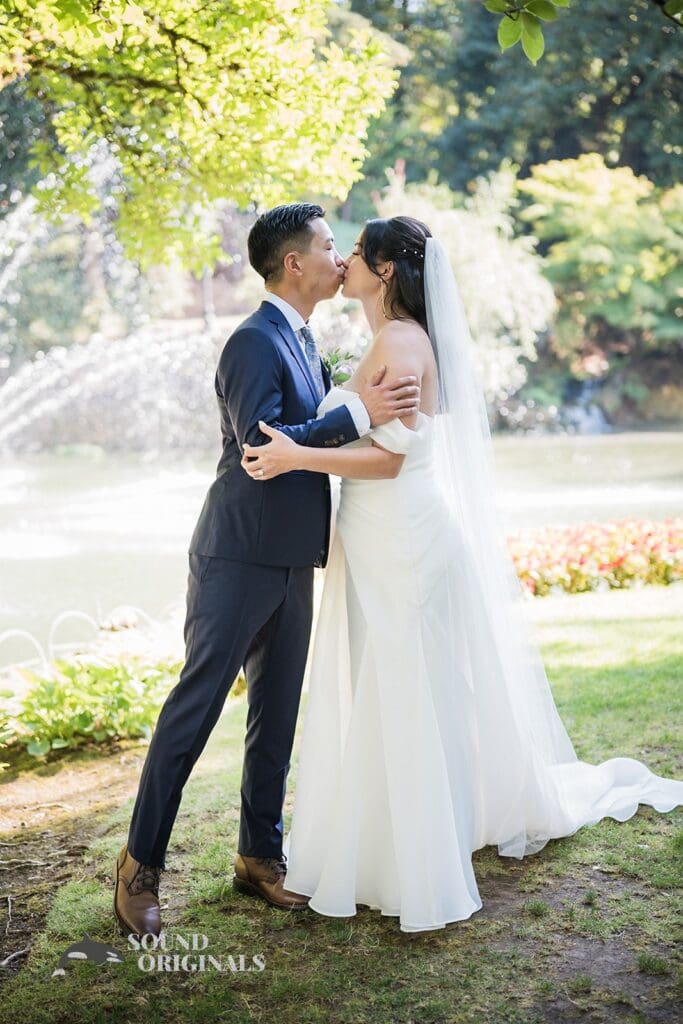 Lakeside Gardens Wedding // Tiana & Kevin -
