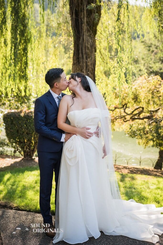 Lakeside Gardens Wedding // Tiana & Kevin -