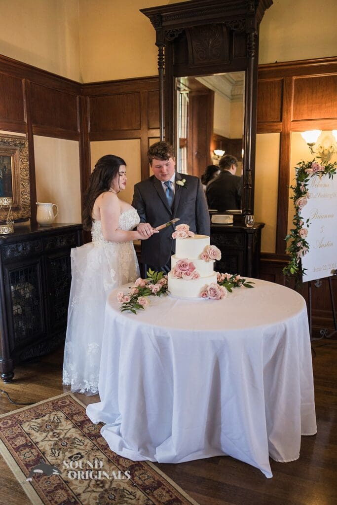 Brianna & Austin Thornewood Castle Wedding // Brianna & Austin -