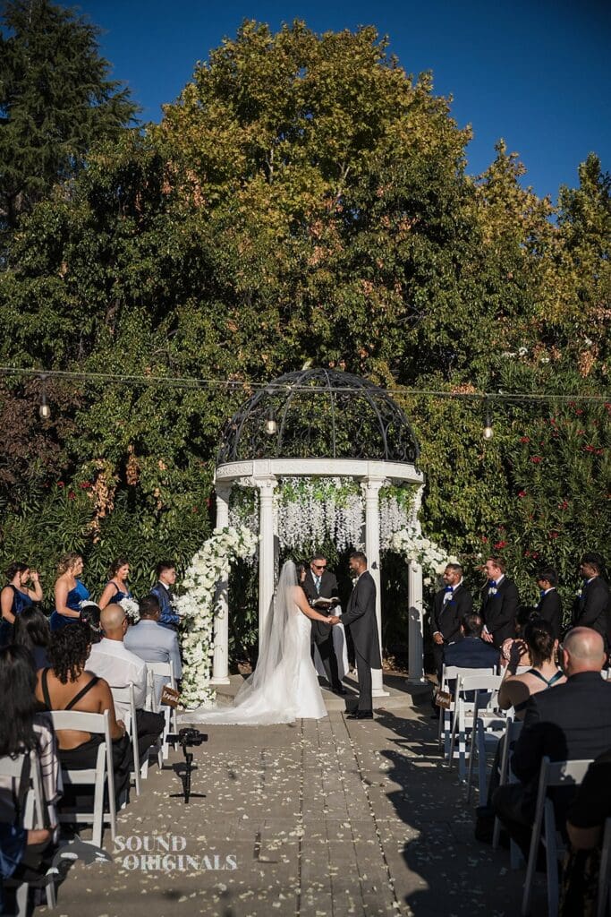 Abishai + Rianna Why Fall Is San Francisco’s Secret “Second Summer” for Wedding Photos -