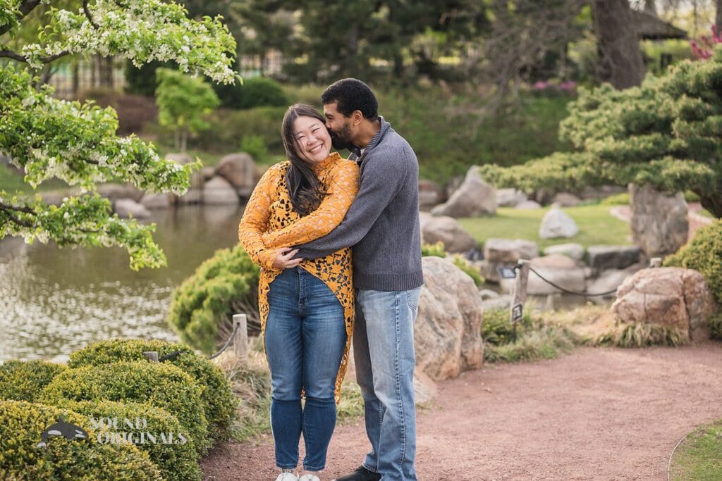 that tender kiss at Osaka Garden