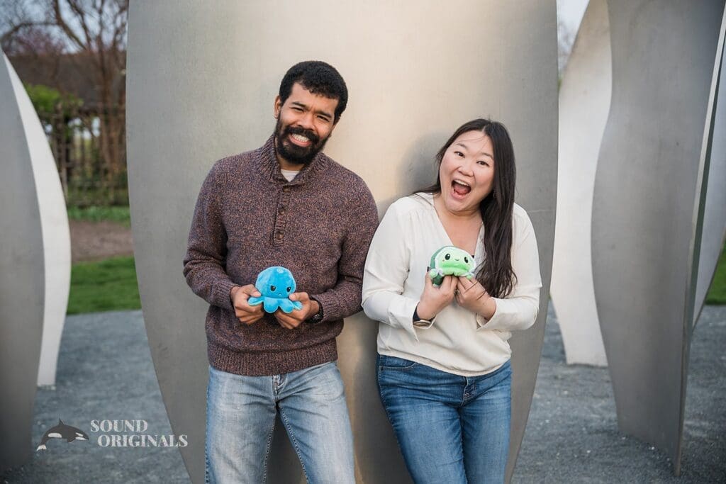 fun couple with their adorable stuffed toys at Osaka Garden